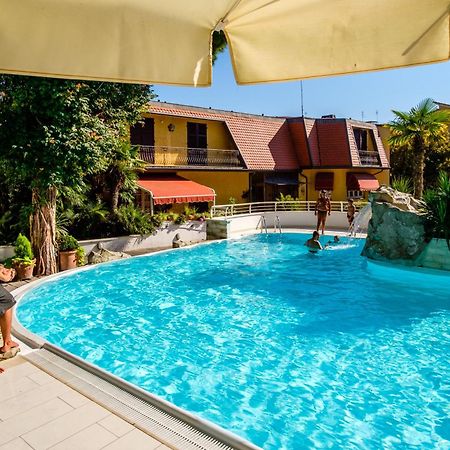 Hotel Bristol ベラーリア・イジェア・マリーナ エクステリア 写真