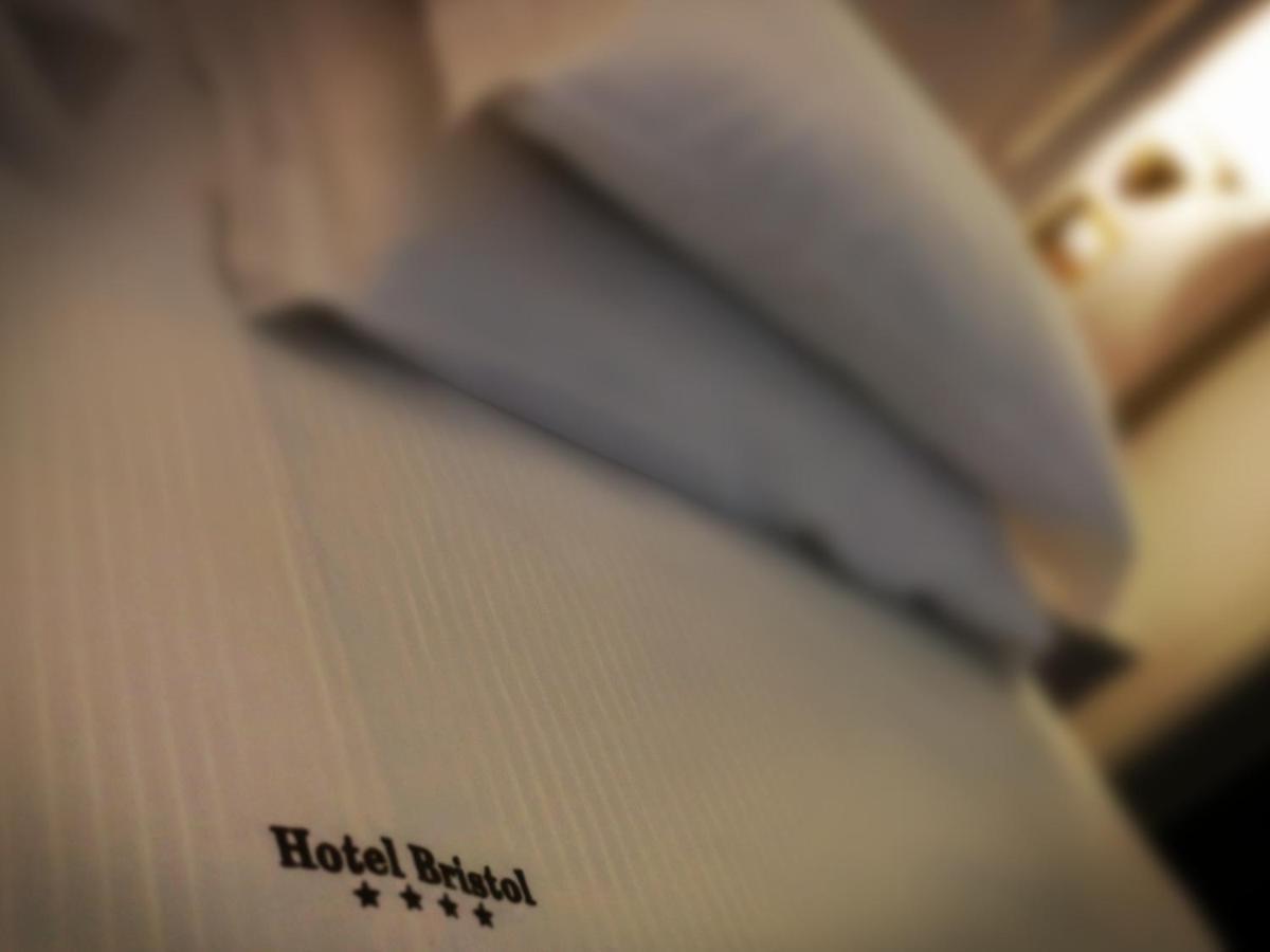 Hotel Bristol ベラーリア・イジェア・マリーナ エクステリア 写真