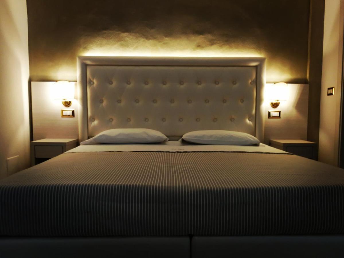 Hotel Bristol ベラーリア・イジェア・マリーナ エクステリア 写真