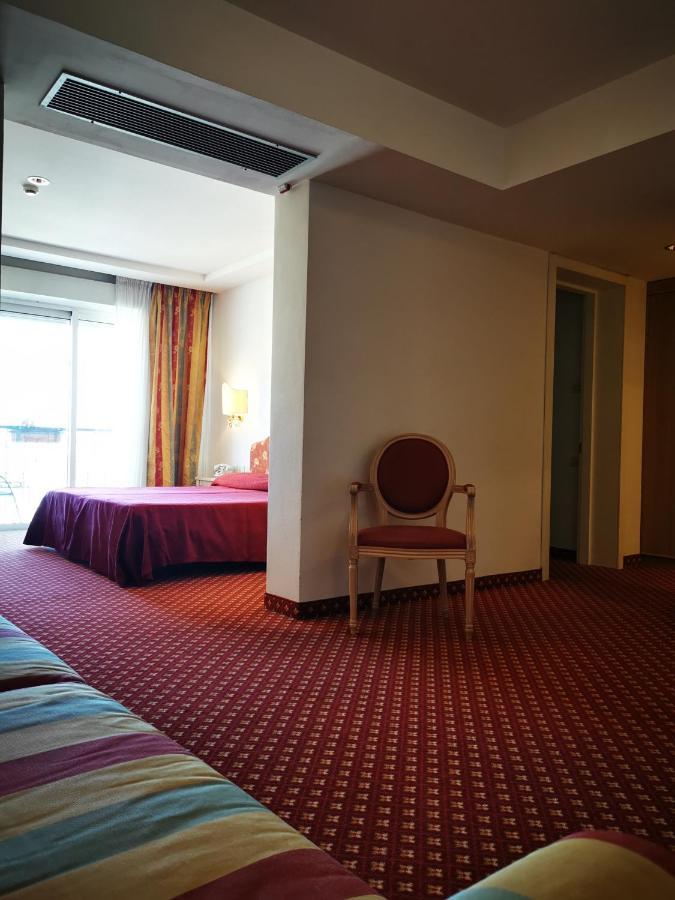 Hotel Bristol ベラーリア・イジェア・マリーナ エクステリア 写真