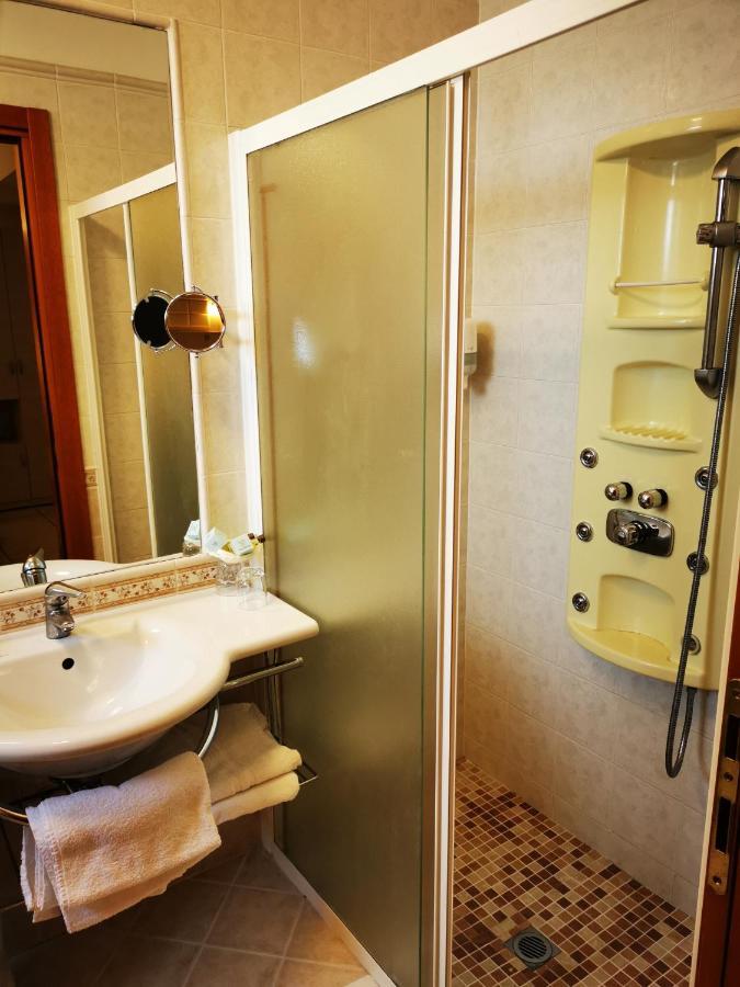 Hotel Bristol ベラーリア・イジェア・マリーナ エクステリア 写真