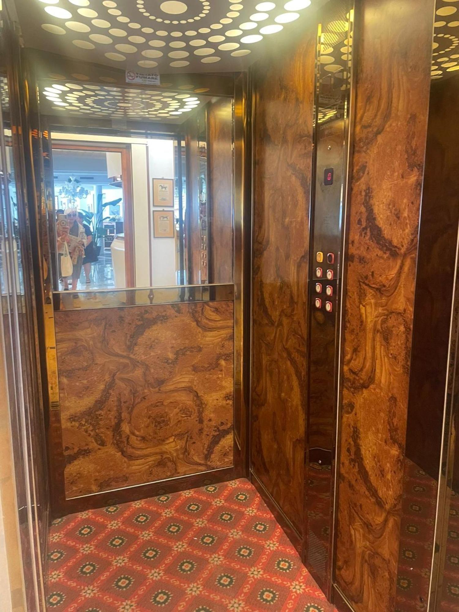 Hotel Bristol ベラーリア・イジェア・マリーナ エクステリア 写真