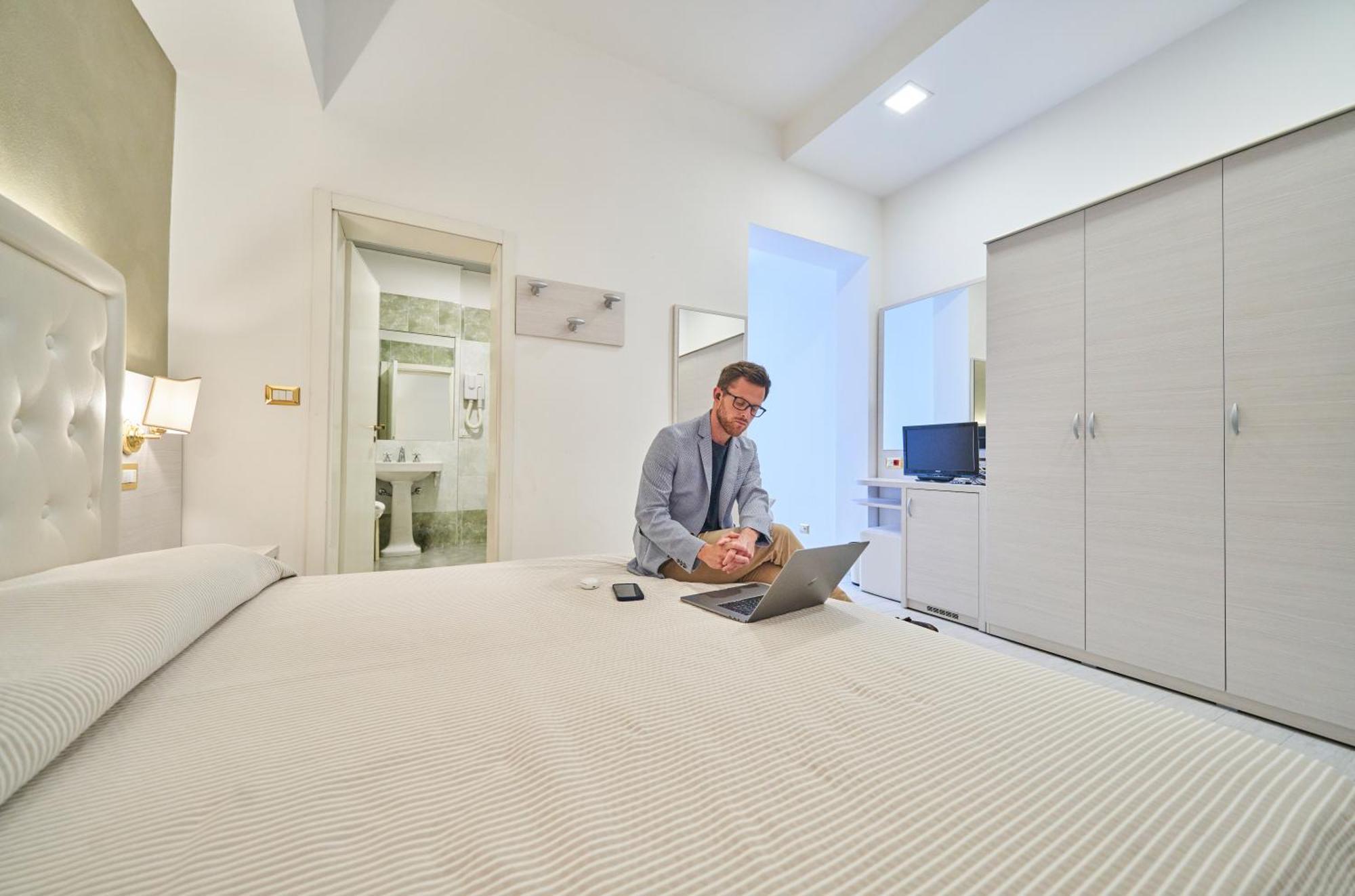 Hotel Bristol ベラーリア・イジェア・マリーナ エクステリア 写真