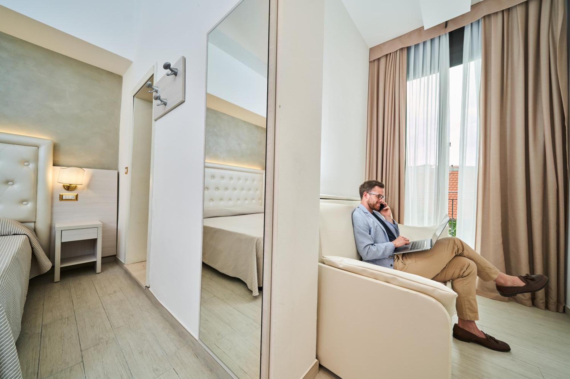 Hotel Bristol ベラーリア・イジェア・マリーナ エクステリア 写真