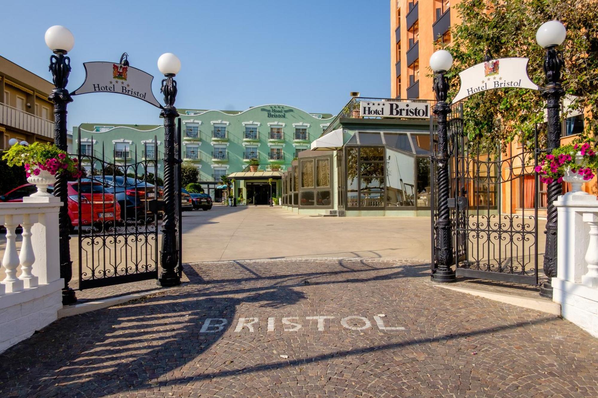 Hotel Bristol ベラーリア・イジェア・マリーナ エクステリア 写真