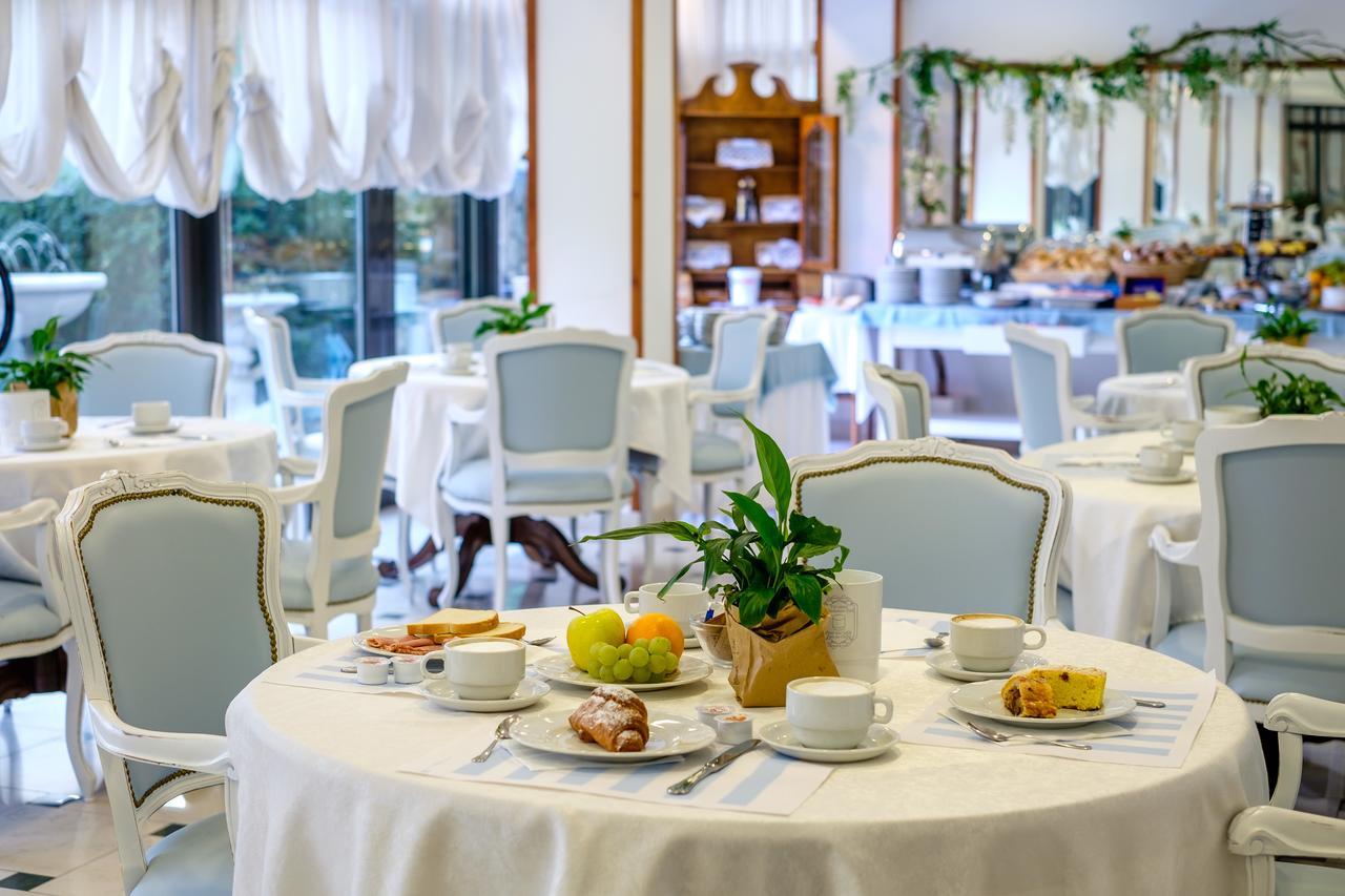 Hotel Bristol ベラーリア・イジェア・マリーナ エクステリア 写真