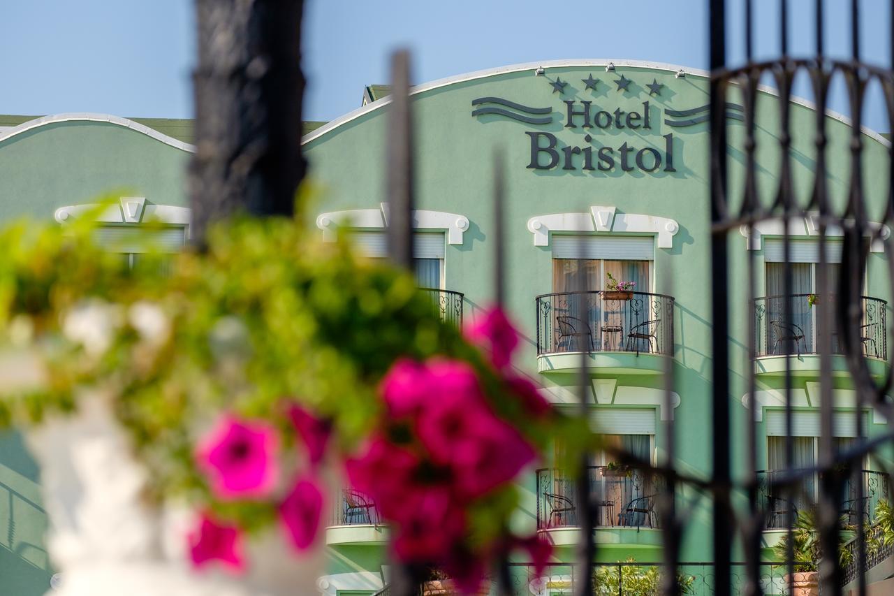 Hotel Bristol ベラーリア・イジェア・マリーナ エクステリア 写真